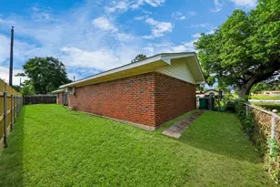 2213 Mockingbird St, Baytown, TX 77520 - Photo 35