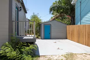 1911 34th St, Galveston, TX 77550 - Photo 25
