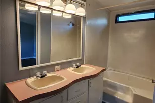 17118 Choctaw St, Baytown, TX 77523 - Photo 9