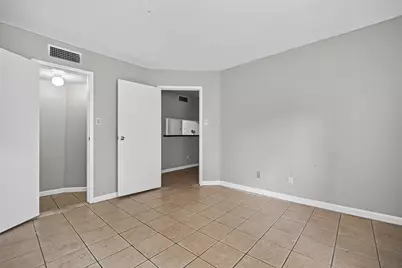 2814 S Bartell Drive #9, Houston, TX 77054 - Photo 27