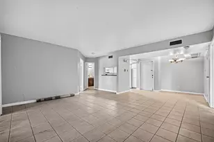 2814 S Bartell Dr, Houston, TX 77054 - Photo 9