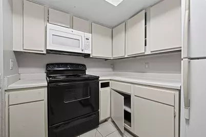 2814 S Bartell Drive #9, Houston, TX 77054 - Photo 17