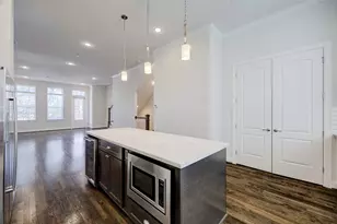 1041 Ashland St, Houston, TX 77008 - Photo 13