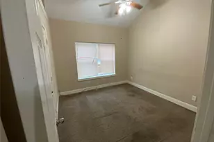 1327 Queens Rd, Pasadena, TX 77502 - Photo 9
