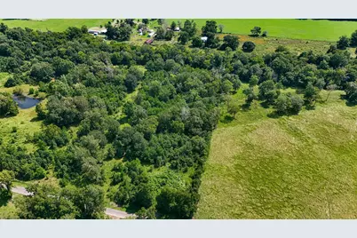 1401 County Road 2061, Hull, TX 77564 - Photo 15