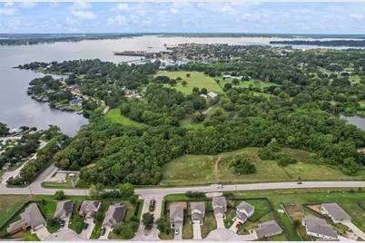 10933 S Lake Mist Lane, Willis, TX 77318 - Photo 17