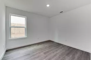 8128 Sterlingshire St, Houston, TX 77078 - Photo 9