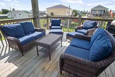 113 Ocean Tide Drive, Crystal Beach, TX 77650 - Photo 23