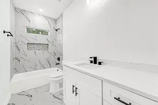 9316 Waller St, Houston, TX 77012 - Photo 17