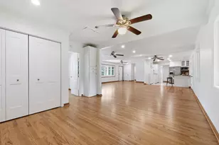 410 Kyle St, Sugar Land, TX 77478 - Photo 9
