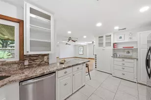 410 Kyle St, Sugar Land, TX 77478 - Photo 17