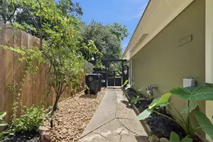 410 Kyle St, Sugar Land, TX 77478 - Photo 33