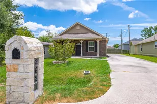 2621 31st Ave N, Texas City, TX 77590 - Photo 3
