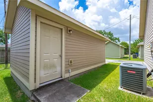 2621 31st Ave N, Texas City, TX 77590 - Photo 25