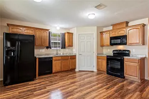 2621 31st Ave N, Texas City, TX 77590 - Photo 9