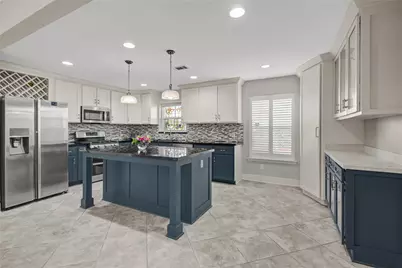 10303 Greenwillow Drive, Houston, TX 77035 - Photo 5