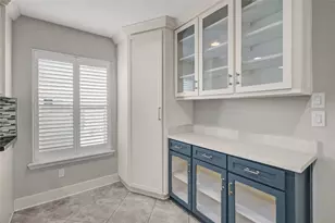 10303 Greenwillow Dr, Houston, TX 77035 - Photo 11