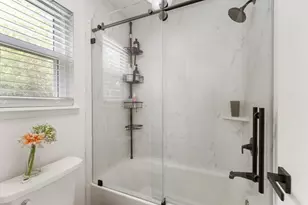 10 E White Willow Cir, Spring, TX 77381 - Photo 21