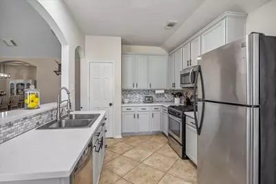 2904 Laurel Brook Lane, Pearland, TX 77584 - Photo 5