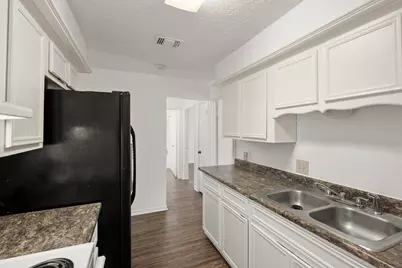 3004 Manor Lane #B, Huntsville, TX 77340 - Photo 13