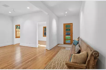 2409 Dorrington Street, Houston, TX 77030 - Photo 9