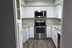11002 Hammerly Blvd, Houston, TX 77043 - Photo 17