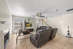 4106 Rocky Bend Dr, Sugar Land, TX 77479 - Photo 9