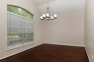 174 S Winterport Cir, The Woodlands, TX 77382 - Photo 5