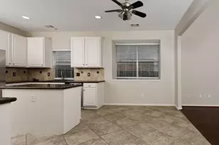 174 S Winterport Cir, The Woodlands, TX 77382 - Photo 11