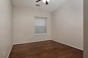 174 S Winterport Cir, The Woodlands, TX 77382 - Photo 15