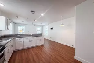 2819 Avenue K, Galveston, TX 77550 - Photo 11