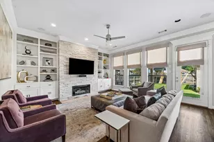 938 Columbia St, Houston, TX 77008 - Photo 9