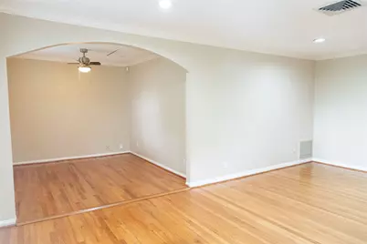 5564 Aspen Street, Bellaire, TX 77401 - Photo 9