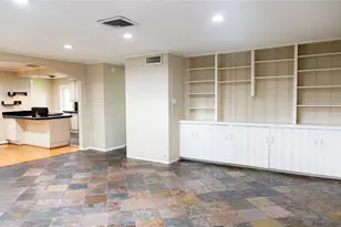 5564 Aspen St, Bellaire, TX 77401 - Photo 1