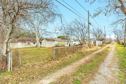 2019 N Avenue H Street N, Freeport, TX 77541 - Photo 17