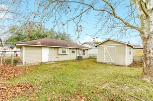 2019 N Ave H Street N, Freeport, TX 77541 - Photo 15