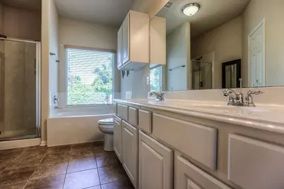 66 W Spindle Tree Circle, The Woodlands, TX 77382 - Photo 13