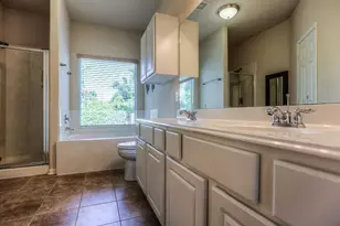 66 W Spindle Tree Cir, The Woodlands, TX 77382 - Photo 13