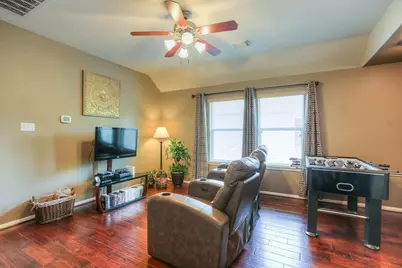 66 W Spindle Tree Circle, The Woodlands, TX 77382 - Photo 7