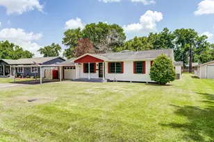 305 Yaupon St, Sweeny, TX 77480 - Photo 13