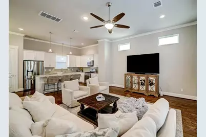 870 Wakefield Drive #B, Houston, TX 77018 - Photo 9
