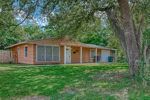 5962 Willow Glen Dr, Houston, TX 77033 - Photo 1