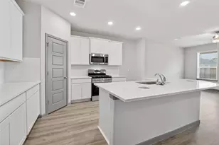2119 Spring Hollow Dr, Baytown, TX 77521 - Photo 7