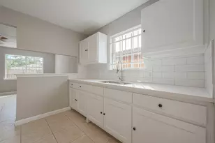 8714 Valley Flag Dr, Houston, TX 77078 - Photo 7