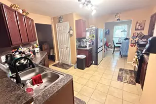 8115 Narrow Brook Way, Houston, TX 77016 - Photo 9