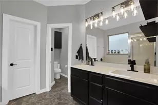 2310 Perkins Crossing Dr, Conroe, TX 77304 - Photo 11
