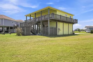 2426 Sand Bar Ln, Crystal Beach, TX 77650 - Photo 3