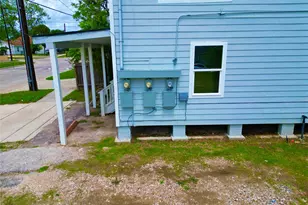 307 S 79th St, Houston, TX 77012 - Photo 5
