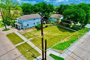 307 S 79th St, Houston, TX 77012 - Photo 1