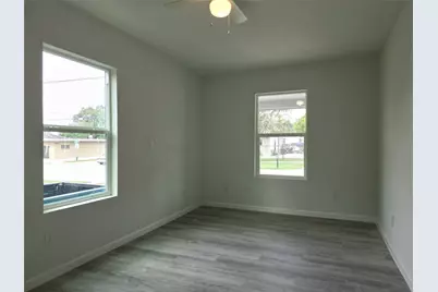 307 S 79th Street, Houston, TX 77012 - Photo 19